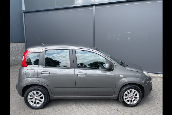 Fiat Panda 1.2 Lounge  5 zit plaatsen                          Airco - Bluetooth - Spiegels E V+VW - Centrale deurvergr. - E-Ramen voor - LMV 14"- ML Zeer goed onderhouden!