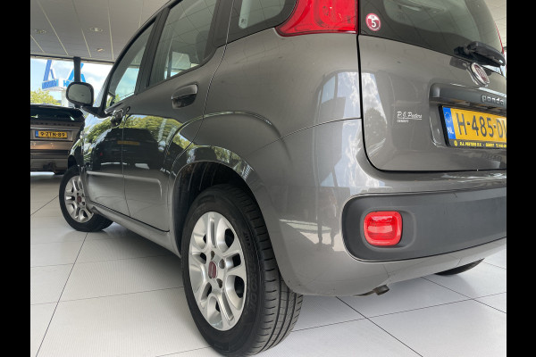 Fiat Panda 1.2 Lounge  5 zit plaatsen                          Airco - Bluetooth - Spiegels E V+VW - Centrale deurvergr. - E-Ramen voor - LMV 14"- ML Zeer goed onderhouden!