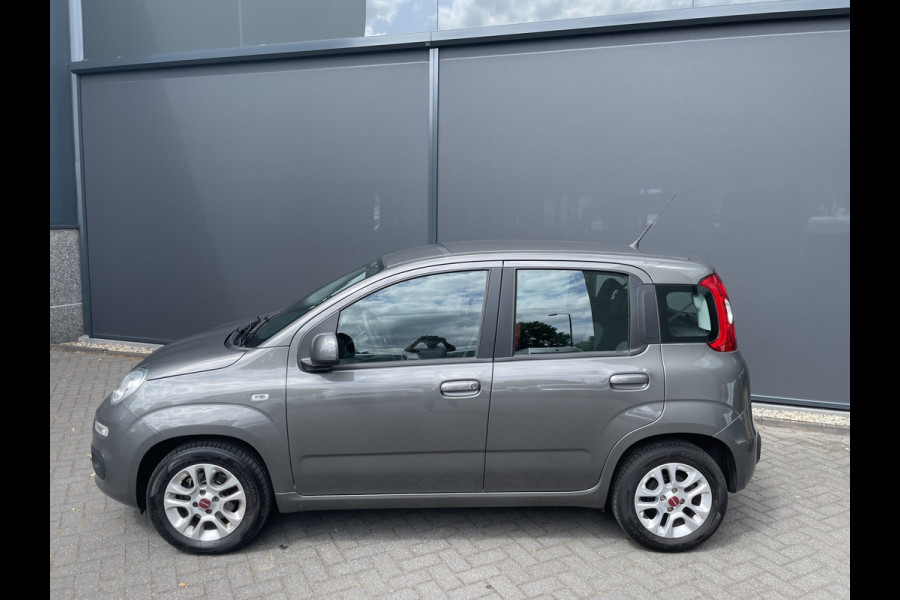 Fiat Panda 1.2 Lounge  5 zit plaatsen                          Airco - Bluetooth - Spiegels E V+VW - Centrale deurvergr. - E-Ramen voor - LMV 14"- ML Zeer goed onderhouden!