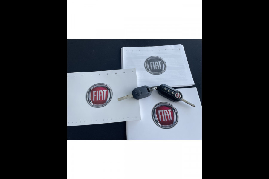 Fiat Panda 1.2 Lounge  5 zit plaatsen                          Airco - Bluetooth - Spiegels E V+VW - Centrale deurvergr. - E-Ramen voor - LMV 14"- ML Zeer goed onderhouden!