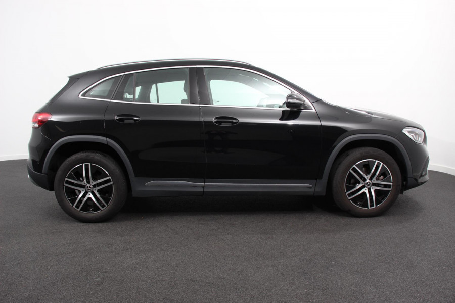 Mercedes-Benz GLA 200 Automaat Progressive Line | Navigatie | Stoelverwarming | Park Assist | Parkeersensoren | Camera | Spiegelpakket | LED koplamp High Performance | Elektrische achterklep | Seat-comfort Pack|
