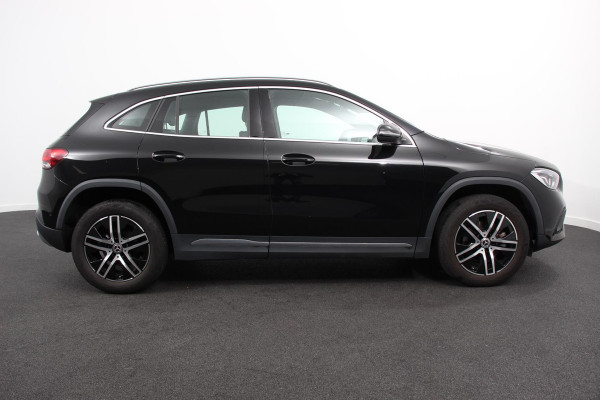 Mercedes-Benz GLA 200 Automaat Progressive Line | Navigatie | Stoelverwarming | Park Assist | Parkeersensoren | Camera | Spiegelpakket | LED koplamp High Performance | Elektrische achterklep | Seat-comfort Pack|