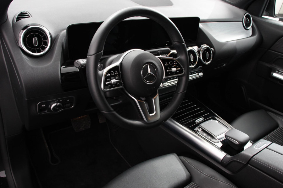 Mercedes-Benz GLA 200 Automaat Progressive Line | Navigatie | Stoelverwarming | Park Assist | Parkeersensoren | Camera | Spiegelpakket | LED koplamp High Performance | Elektrische achterklep | Seat-comfort Pack|