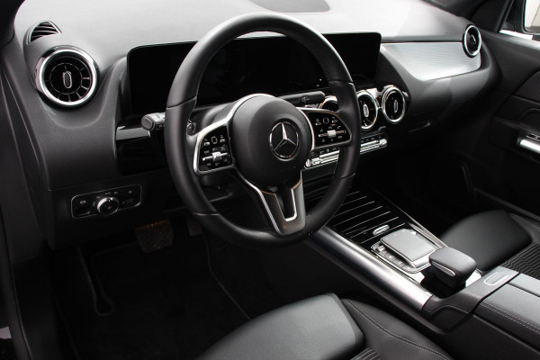 Mercedes-Benz GLA 200 Automaat Progressive Line | Navigatie | Stoelverwarming | Park Assist | Parkeersensoren | Camera | Spiegelpakket | LED koplamp High Performance | Elektrische achterklep | Seat-comfort Pack|