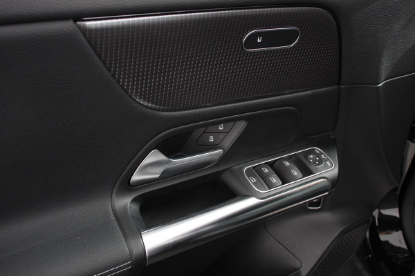 Mercedes-Benz GLA 200 Automaat Progressive Line | Navigatie | Stoelverwarming | Park Assist | Parkeersensoren | Camera | Spiegelpakket | LED koplamp High Performance | Elektrische achterklep | Seat-comfort Pack|