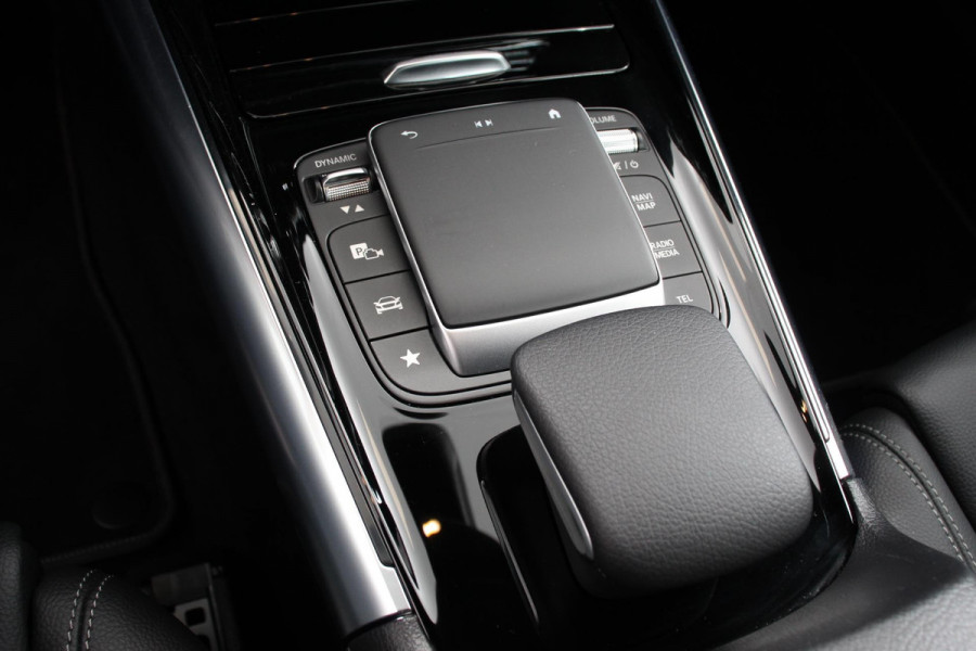 Mercedes-Benz GLA 200 Automaat Progressive Line | Navigatie | Stoelverwarming | Park Assist | Parkeersensoren | Camera | Spiegelpakket | LED koplamp High Performance | Elektrische achterklep | Seat-comfort Pack|