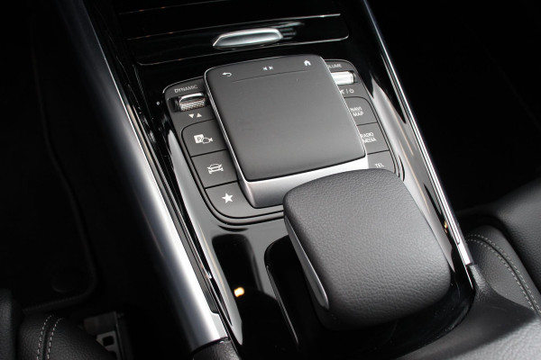 Mercedes-Benz GLA 200 Automaat Progressive Line | Navigatie | Stoelverwarming | Park Assist | Parkeersensoren | Camera | Spiegelpakket | LED koplamp High Performance | Elektrische achterklep | Seat-comfort Pack|