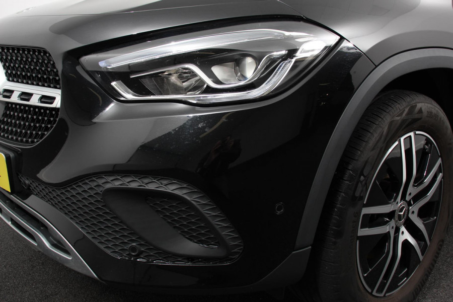Mercedes-Benz GLA 200 Automaat Progressive Line | Navigatie | Stoelverwarming | Park Assist | Parkeersensoren | Camera | Spiegelpakket | LED koplamp High Performance | Elektrische achterklep | Seat-comfort Pack|