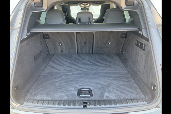 BMW iX xDrive50 High Executive 112 kWh Laser B&W Pano.dak Trekhaak M-sport