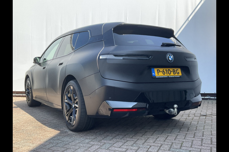 BMW iX xDrive50 High Executive 112 kWh Laser B&W Pano.dak Trekhaak M-sport
