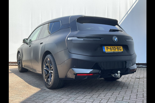 BMW iX xDrive50 High Executive 112 kWh Laser B&W Pano.dak Trekhaak M-sport
