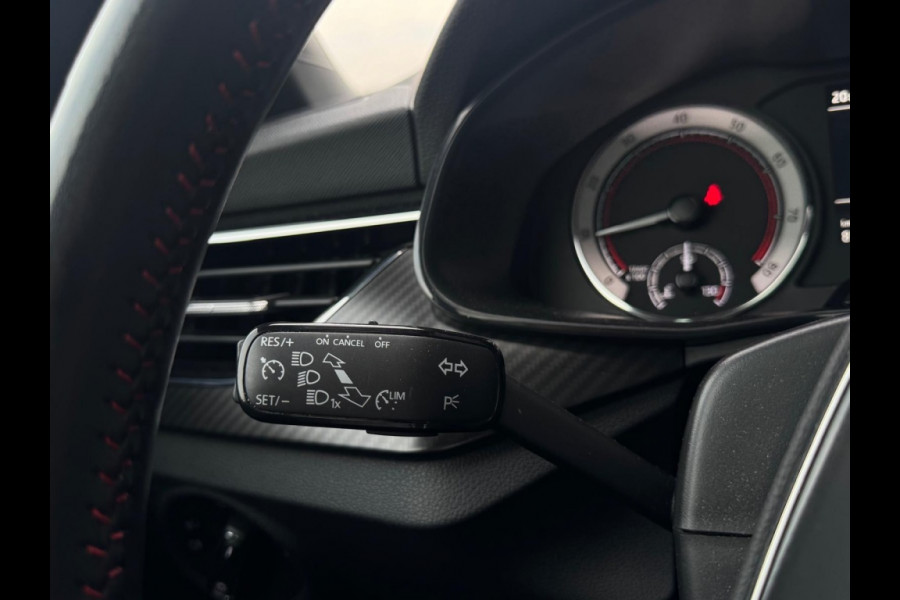 Škoda Kamiq 1.5 TSI MONTE CARLO M2021 PANO CARPLAY PDC SPORTVELGEN CLIMATE