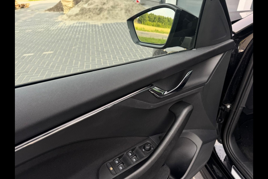 Škoda Kamiq 1.5 TSI MONTE CARLO M2021 PANO CARPLAY PDC SPORTVELGEN CLIMATE