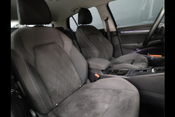 Volkswagen Golf 1.5 eTSI Style [DIGITAL DASH, ADAPTIVE CRUISE, APPLE CARPLAY, PDC V+A, MEMORY SEATS, MASSAGE STOELEN, NAVIGATIE, NIEUWSTAAT]