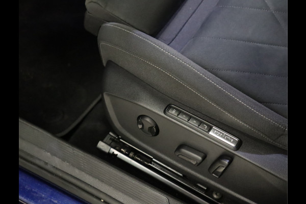 Volkswagen Golf 1.5 eTSI Style [DIGITAL DASH, ADAPTIVE CRUISE, APPLE CARPLAY, PDC V+A, MEMORY SEATS, MASSAGE STOELEN, NAVIGATIE, NIEUWSTAAT]