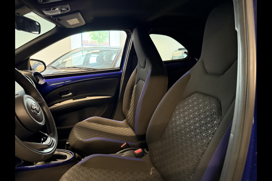 Toyota Aygo X 1.0 VVT-i S-CVT Pulse | Stoelverwarming | Adaptief Cruise Control | Achteruitrij Camera |