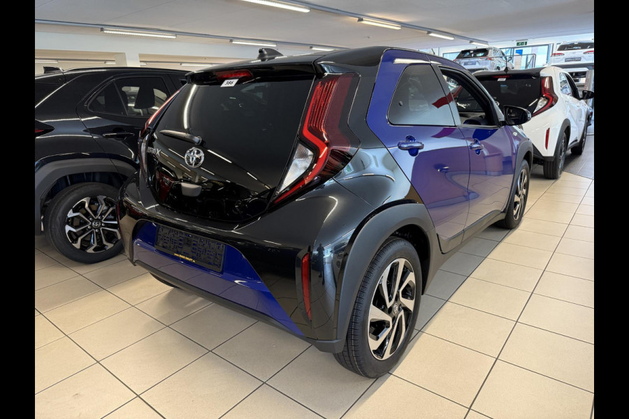 Toyota Aygo X 1.0 VVT-i S-CVT Pulse | Stoelverwarming | Adaptief Cruise Control | Achteruitrij Camera |