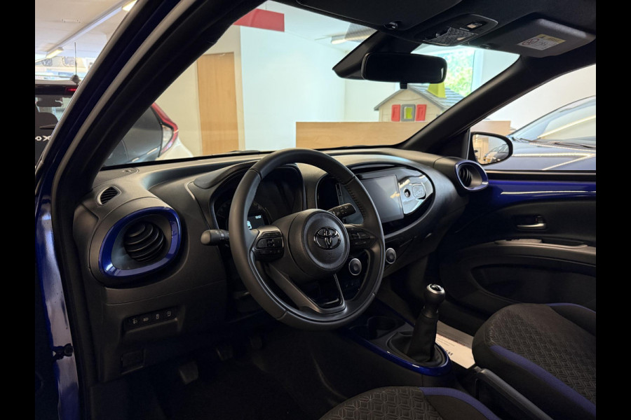 Toyota Aygo X 1.0 VVT-i S-CVT Pulse | Stoelverwarming | Adaptief Cruise Control | Achteruitrij Camera |