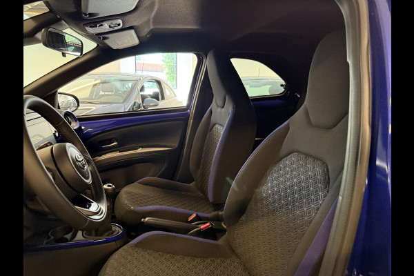 Toyota Aygo X 1.0 VVT-i S-CVT Pulse | Stoelverwarming | Adaptief Cruise Control | Achteruitrij Camera |