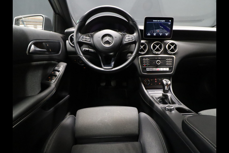 Mercedes-Benz A-Klasse 180 Sport [CAMERA, NAVIGATIE, HALF LEDER, BLUETOOTH, CRUISE CONTROL, AIRCO, NIEUWSTAAT]