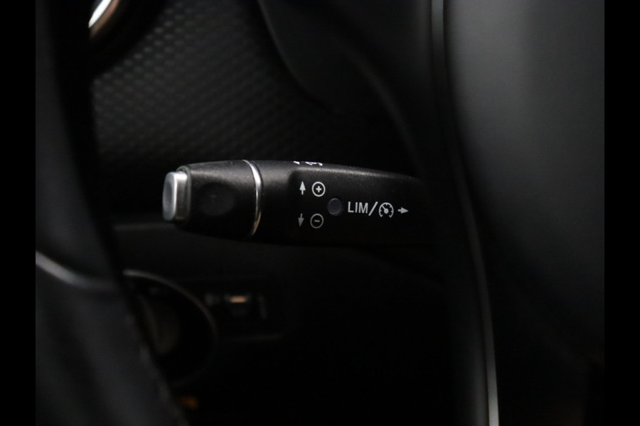 Mercedes-Benz A-Klasse 180 Sport [CAMERA, NAVIGATIE, HALF LEDER, BLUETOOTH, CRUISE CONTROL, AIRCO, NIEUWSTAAT]