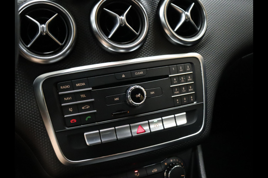 Mercedes-Benz A-Klasse 180 Sport [CAMERA, NAVIGATIE, HALF LEDER, BLUETOOTH, CRUISE CONTROL, AIRCO, NIEUWSTAAT]