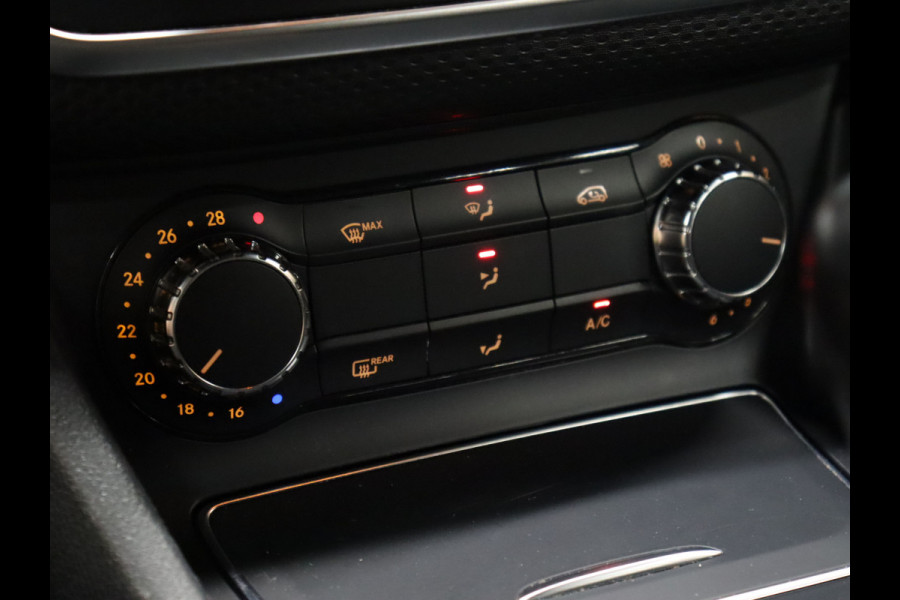Mercedes-Benz A-Klasse 180 Sport [CAMERA, NAVIGATIE, HALF LEDER, BLUETOOTH, CRUISE CONTROL, AIRCO, NIEUWSTAAT]