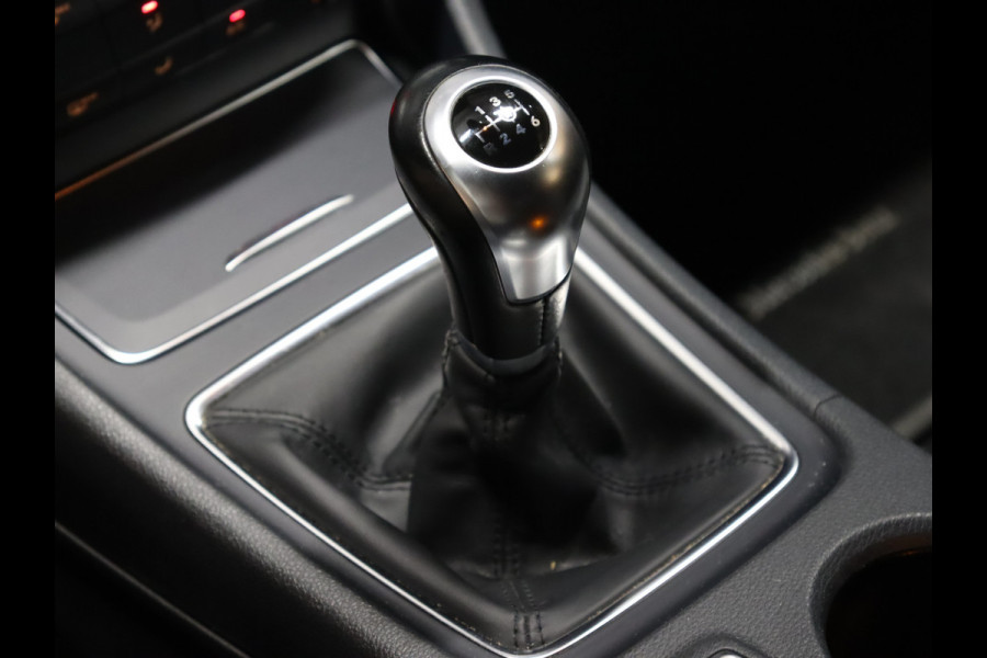 Mercedes-Benz A-Klasse 180 Sport [CAMERA, NAVIGATIE, HALF LEDER, BLUETOOTH, CRUISE CONTROL, AIRCO, NIEUWSTAAT]