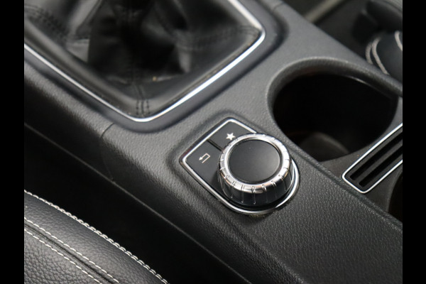 Mercedes-Benz A-Klasse 180 Sport [CAMERA, NAVIGATIE, HALF LEDER, BLUETOOTH, CRUISE CONTROL, AIRCO, NIEUWSTAAT]
