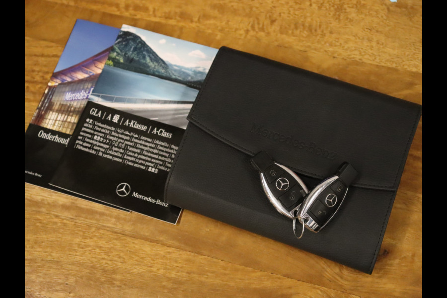 Mercedes-Benz A-Klasse 180 Sport [CAMERA, NAVIGATIE, HALF LEDER, BLUETOOTH, CRUISE CONTROL, AIRCO, NIEUWSTAAT]