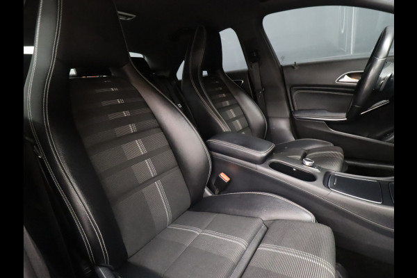 Mercedes-Benz CLA-Klasse 180 Sport [GROOT NAVIGATIE, ZWARTE HEMEL, STOELVERWARMING, PDC V+A, HALF LEDER, CRUISE CONTROL, AIRCO, NIEUWSTAAT]