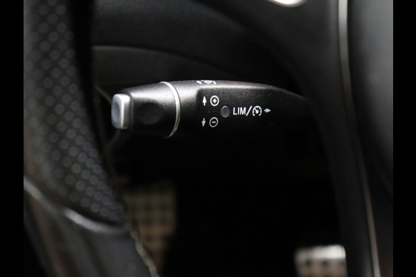 Mercedes-Benz CLA-Klasse 180 Sport [GROOT NAVIGATIE, ZWARTE HEMEL, STOELVERWARMING, PDC V+A, HALF LEDER, CRUISE CONTROL, AIRCO, NIEUWSTAAT]