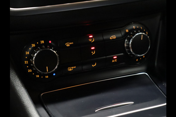 Mercedes-Benz CLA-Klasse 180 Sport [GROOT NAVIGATIE, ZWARTE HEMEL, STOELVERWARMING, PDC V+A, HALF LEDER, CRUISE CONTROL, AIRCO, NIEUWSTAAT]