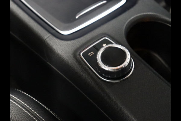 Mercedes-Benz CLA-Klasse 180 Sport [GROOT NAVIGATIE, ZWARTE HEMEL, STOELVERWARMING, PDC V+A, HALF LEDER, CRUISE CONTROL, AIRCO, NIEUWSTAAT]