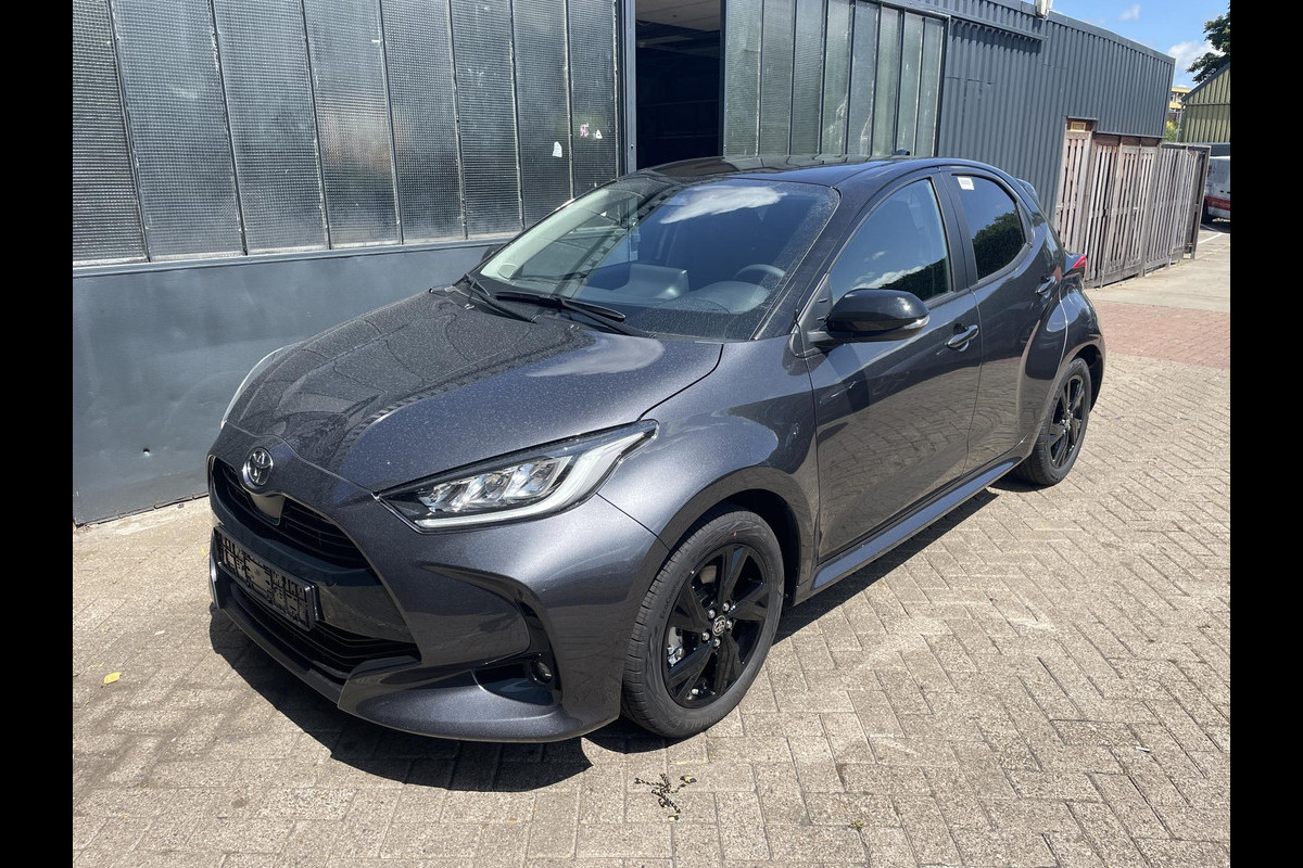 Toyota Yaris 1.5 Hybrid Dynamic Luxury Bi-Tone | Stoelverwarming | Camera | Lichtmetalen velgen | Toyota Yaris 1.5 Hybrid Dynamic Luxury Bi-Tone | Stoelverwarming | Camera | Lichtmetalen velgen |
