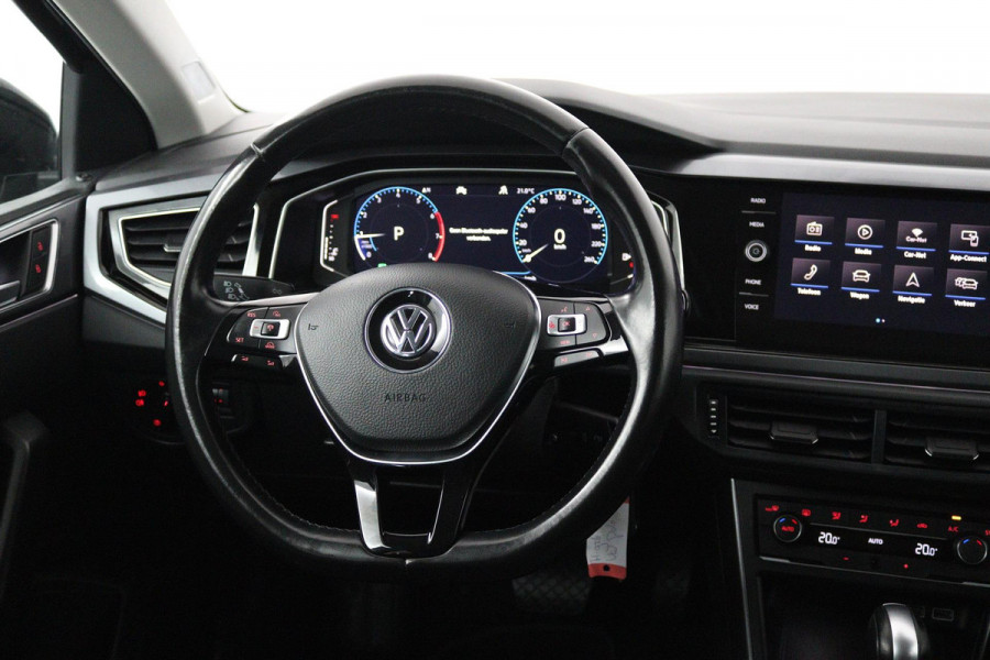 Volkswagen Polo 1.0 TSI Highline (PARKEERSENSOREN, CRUISE ADAPTIEF, NAVIGATIE, CARPLAY, AUTOMAAT, DIGITAAL DASHBOARD, NL-AUTO)