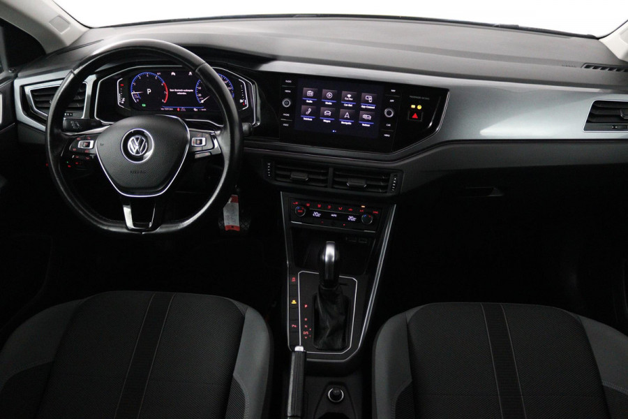 Volkswagen Polo 1.0 TSI Highline (PARKEERSENSOREN, CRUISE ADAPTIEF, NAVIGATIE, CARPLAY, AUTOMAAT, DIGITAAL DASHBOARD, NL-AUTO)