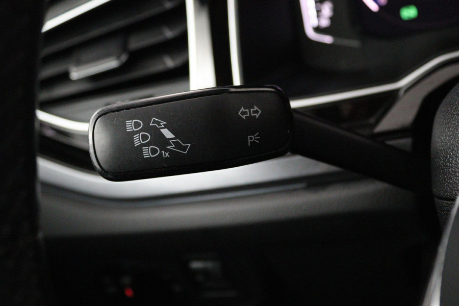 Volkswagen Polo 1.0 TSI Highline (PARKEERSENSOREN, CRUISE ADAPTIEF, NAVIGATIE, CARPLAY, AUTOMAAT, DIGITAAL DASHBOARD, NL-AUTO)