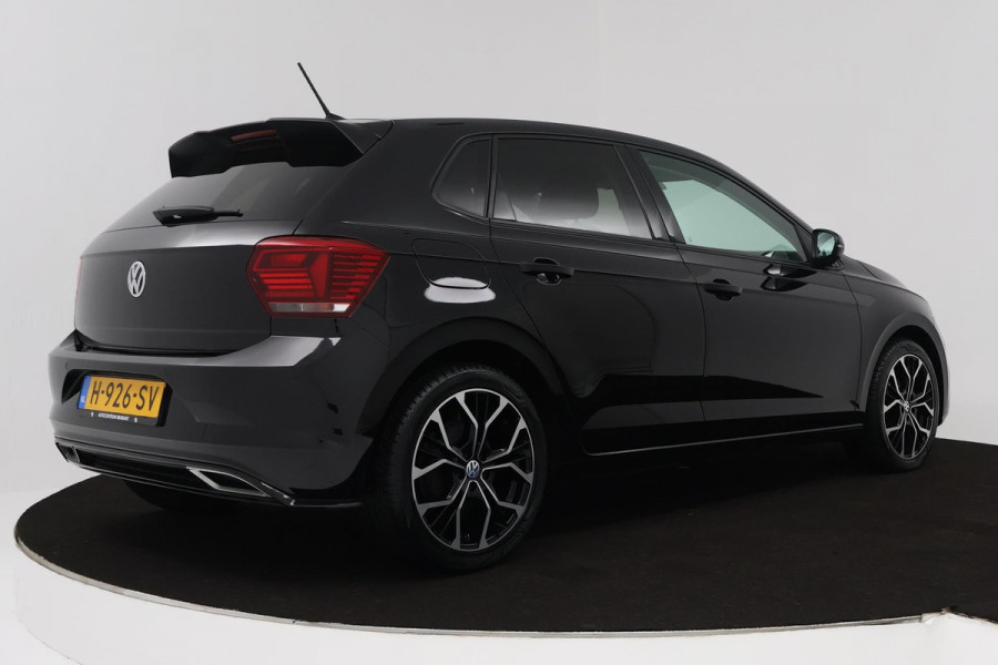 Volkswagen Polo 1.0 TSI Highline (PARKEERSENSOREN, CRUISE ADAPTIEF, NAVIGATIE, CARPLAY, AUTOMAAT, DIGITAAL DASHBOARD, NL-AUTO)