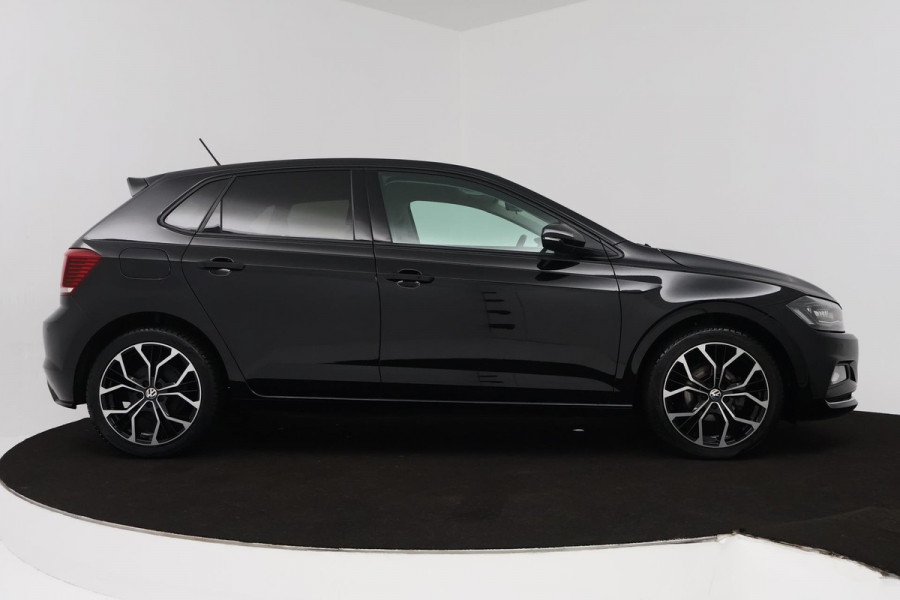 Volkswagen Polo 1.0 TSI Highline (PARKEERSENSOREN, CRUISE ADAPTIEF, NAVIGATIE, CARPLAY, AUTOMAAT, DIGITAAL DASHBOARD, NL-AUTO)
