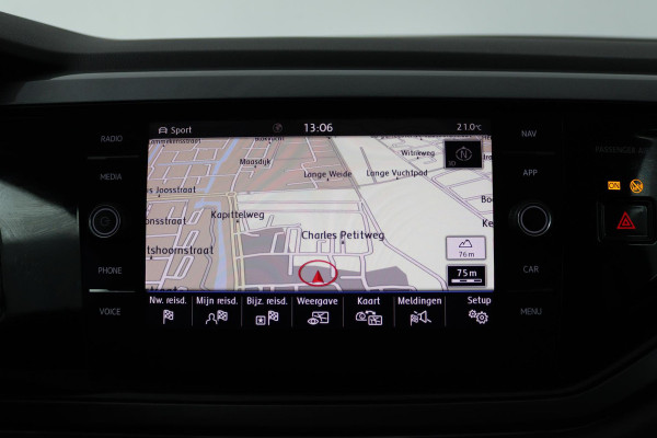 Volkswagen Polo 1.0 TSI Highline (PARKEERSENSOREN, CRUISE ADAPTIEF, NAVIGATIE, CARPLAY, AUTOMAAT, DIGITAAL DASHBOARD, NL-AUTO)
