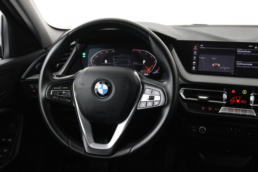 BMW 1-serie 118i Executive Edition (PARKEERSENSOREN, NAVIGATIE, CRUISE CONTROL, PARKEERSENSOREN, NL-AUTO)
