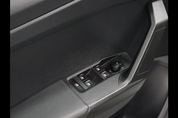Seat Ibiza 1.0 TSI Style Business Intense [TREKHAAK, APPLE CARPLAY, ANDROID, CAMERA, PDC V+A, CRUISE, CLIMATE, NIEUWSTAAT]