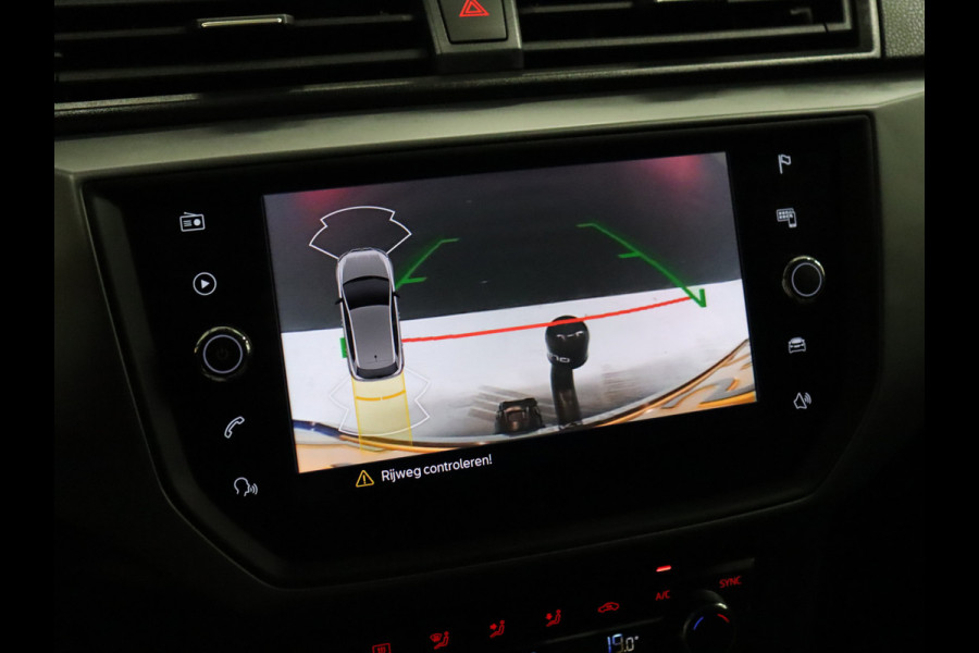 Seat Ibiza 1.0 TSI Style Business Intense [TREKHAAK, APPLE CARPLAY, ANDROID, CAMERA, PDC V+A, CRUISE, CLIMATE, NIEUWSTAAT]