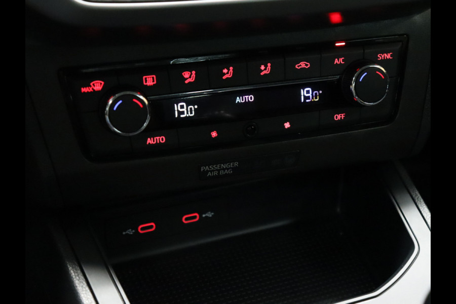 Seat Ibiza 1.0 TSI Style Business Intense [TREKHAAK, APPLE CARPLAY, ANDROID, CAMERA, PDC V+A, CRUISE, CLIMATE, NIEUWSTAAT]