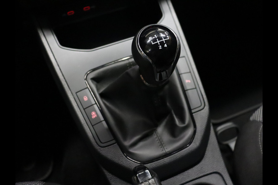Seat Ibiza 1.0 TSI Style Business Intense [TREKHAAK, APPLE CARPLAY, ANDROID, CAMERA, PDC V+A, CRUISE, CLIMATE, NIEUWSTAAT]