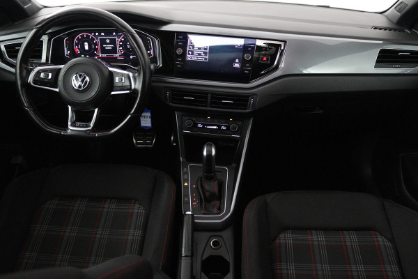 Volkswagen Polo 2.0 TSI GTI (PANORAMADAK, NL-AUTO, NAVIGATIE, ACHTERUITRIJCAMERA, AUTOMAAT, CRUISE ADAPTIEF, PARKEERSENSOREN)