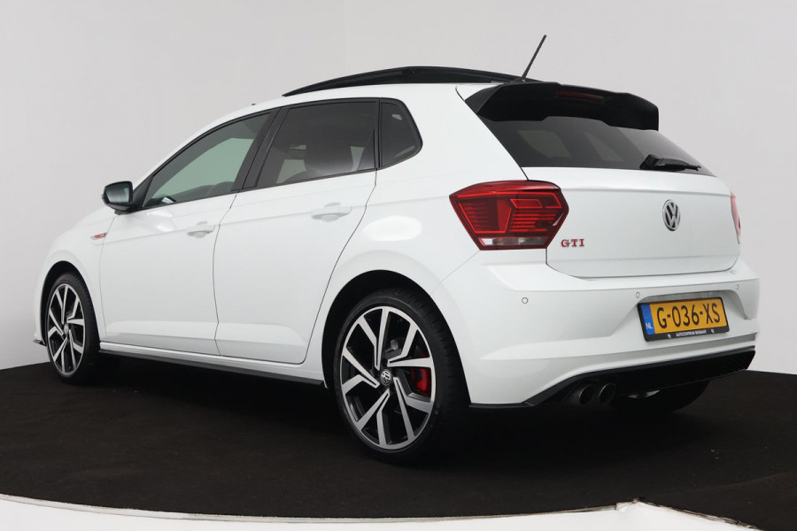 Volkswagen Polo 2.0 TSI GTI (PANORAMADAK, NL-AUTO, NAVIGATIE, ACHTERUITRIJCAMERA, AUTOMAAT, CRUISE ADAPTIEF, PARKEERSENSOREN)