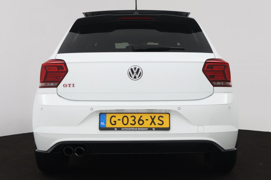 Volkswagen Polo 2.0 TSI GTI (PANORAMADAK, NL-AUTO, NAVIGATIE, ACHTERUITRIJCAMERA, AUTOMAAT, CRUISE ADAPTIEF, PARKEERSENSOREN)