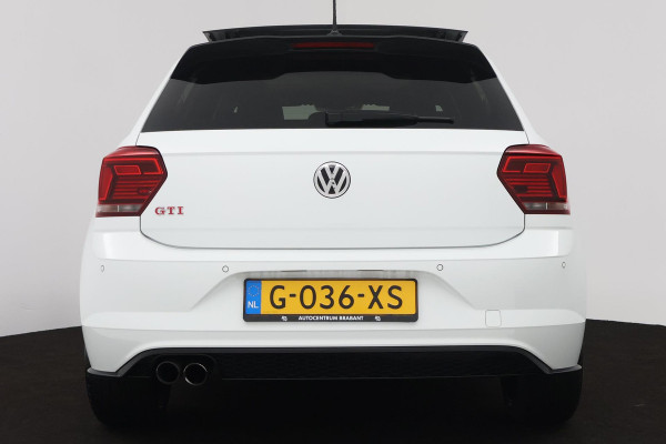 Volkswagen Polo 2.0 TSI GTI (PANORAMADAK, NL-AUTO, NAVIGATIE, ACHTERUITRIJCAMERA, AUTOMAAT, CRUISE ADAPTIEF, PARKEERSENSOREN)